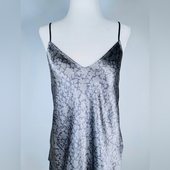 NEW! VINCE silk camisole top S - Picture 2 of 9
